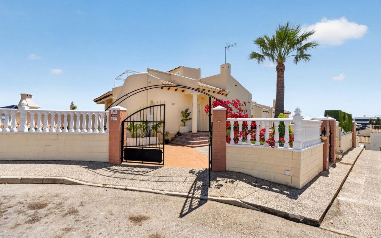 4 soveværelse Villa til salg i Los Dolses med swimmingpool - € 795.000 (Ref: 9821590)