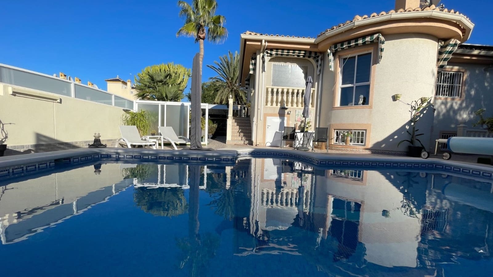5 soverom Villa til salgs i Benimar med svømmebasseng - € 498 000 (Ref: 9827523)
