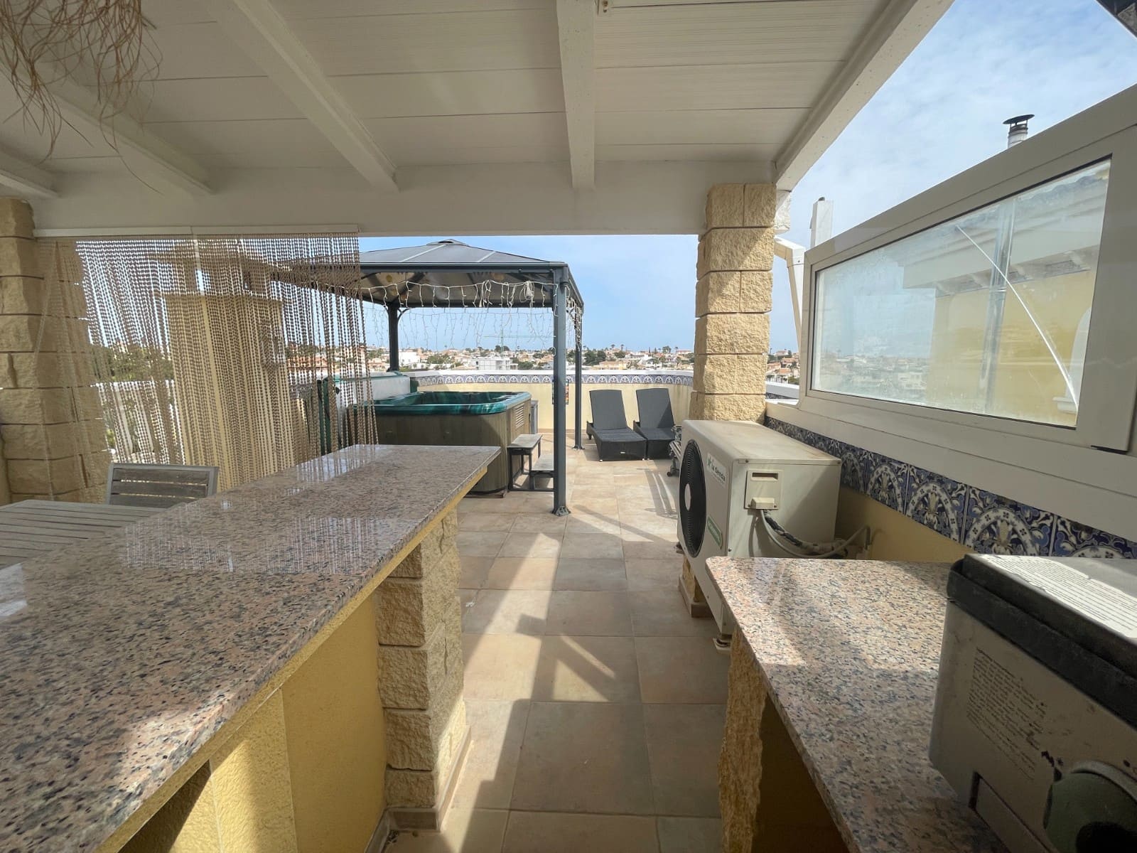 Chalet de 3 habitaciones en La Marina en venta con piscina garaje - 310.000 € (Ref: 9827524)