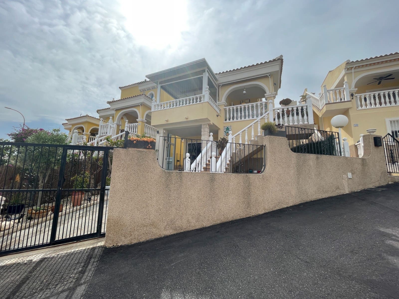 Chalet de 3 habitaciones en La Marina en venta con piscina garaje - 310.000 € (Ref: 9827524)