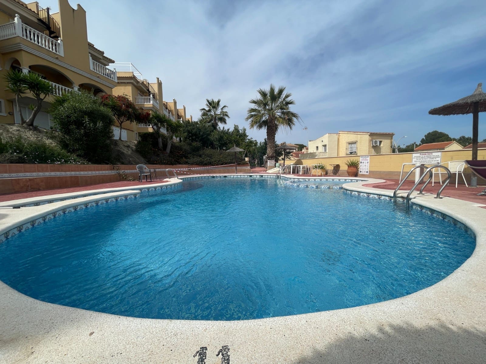 Chalet de 3 habitaciones en La Marina en venta con piscina garaje - 310.000 € (Ref: 9827524)