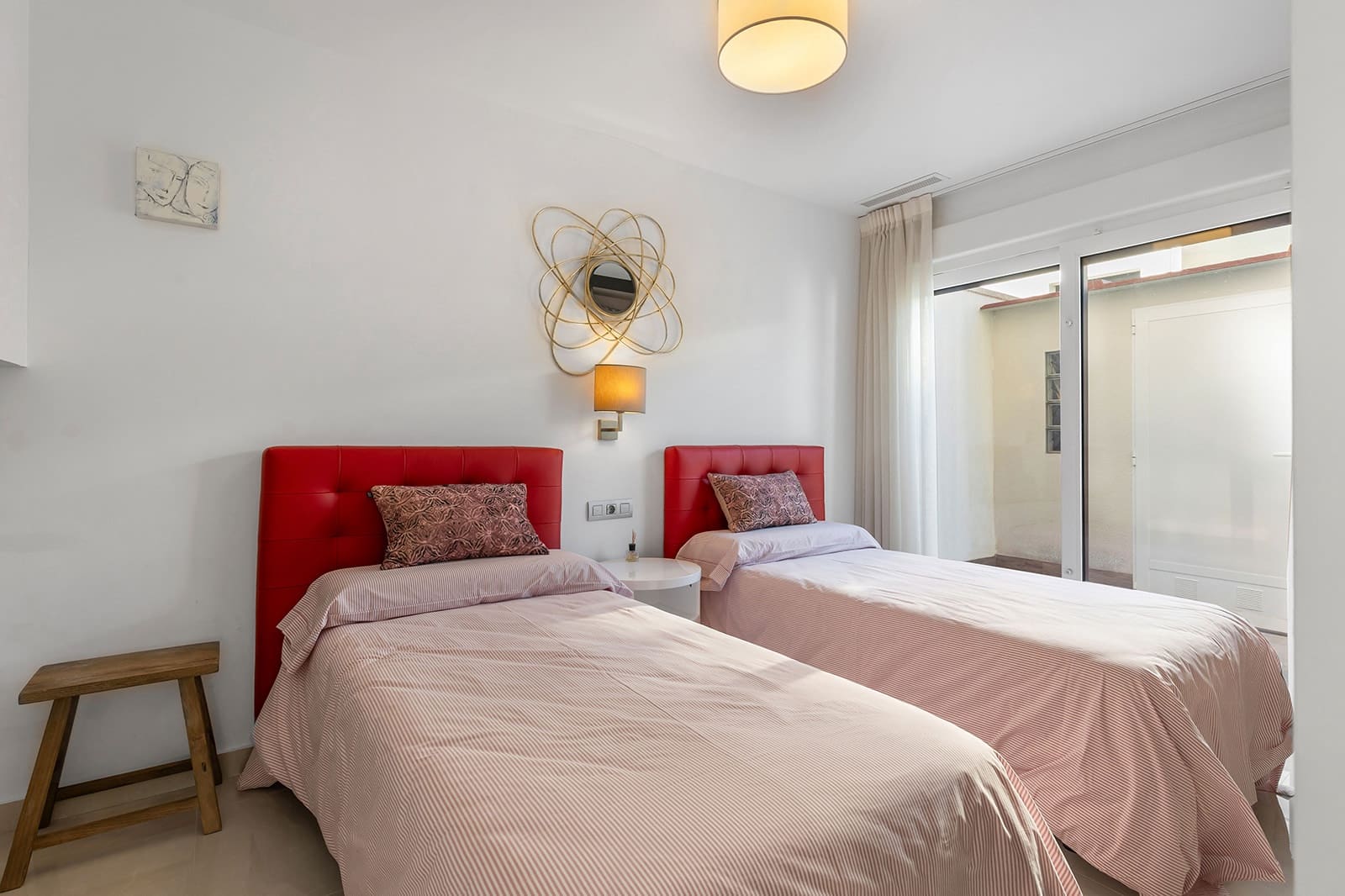 Chalet de 3 habitaciones en Ciudad Quesada en venta con piscina - 449.000 € (Ref: 9827681)