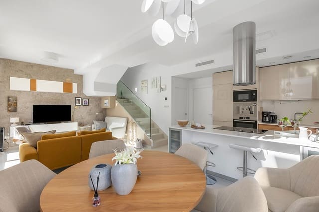 Chalet de 3 habitaciones en Ciudad Quesada, Rojales en venta con piscina - 449.000 € (Ref: 9827681)