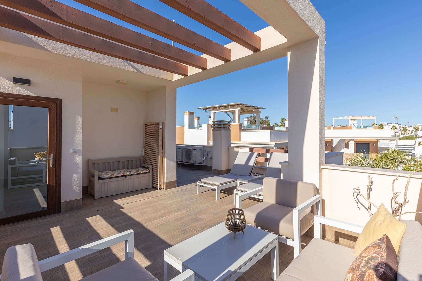 Chalet de 3 habitaciones en Ciudad Quesada en venta con piscina - 449.000 € (Ref: 9827681)