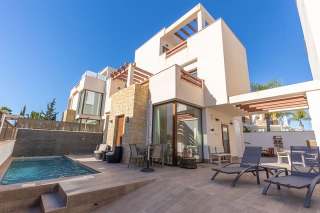 Chalet de 3 habitaciones en Ciudad Quesada, Rojales en venta con piscina - 449.000 € (Ref: 9827681)