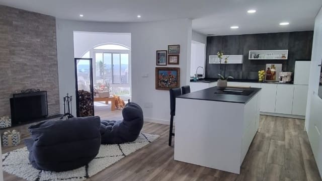 5 makuuhuone Huvila myytävänä paikassa Ciudad Quesada, Rojales mukana uima-altaan 
autotalli - 695 000 € (Ref: 9827790)
