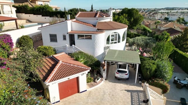 5 makuuhuone Huvila myytävänä paikassa Ciudad Quesada, Rojales mukana uima-altaan 
autotalli - 695 000 € (Ref: 9827790)
