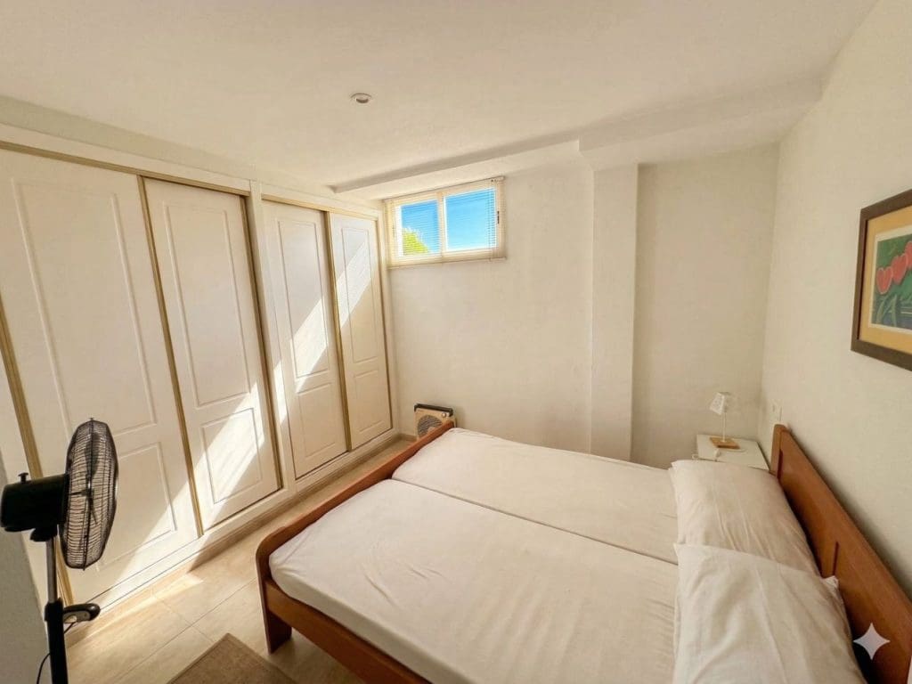 Pareado de 4 habitaciones en Benimar en venta con piscina - 262.500 € (Ref: 9829773)