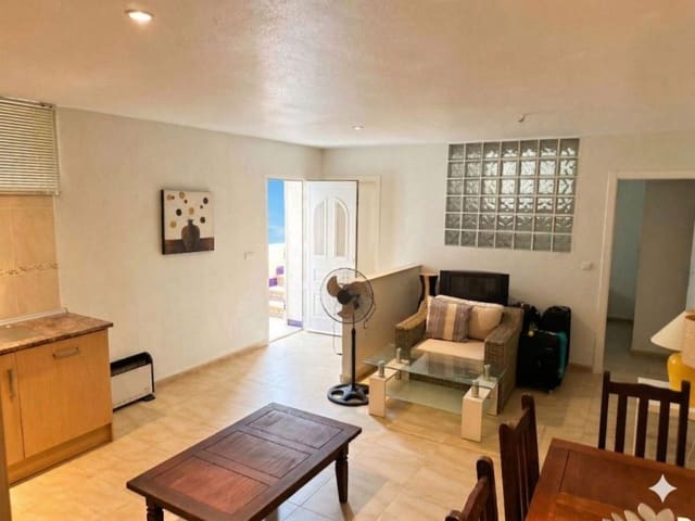 Pareado de 4 habitaciones en Benimar, Benijófar en venta con piscina - 262.500 € (Ref: 9829773)