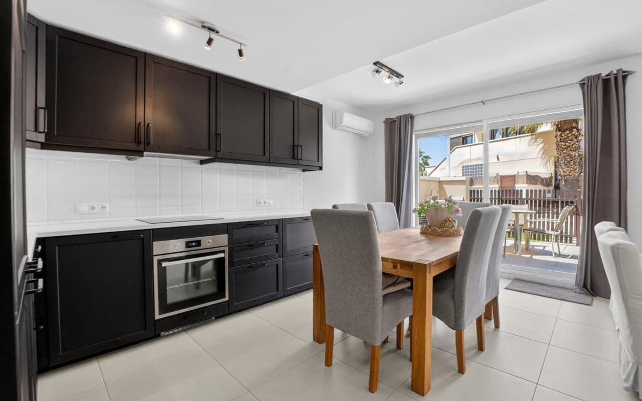 2 quarto Moradia Geminada para venda em Cabo Roig com piscina - 289 000 € (Ref: 9832901)