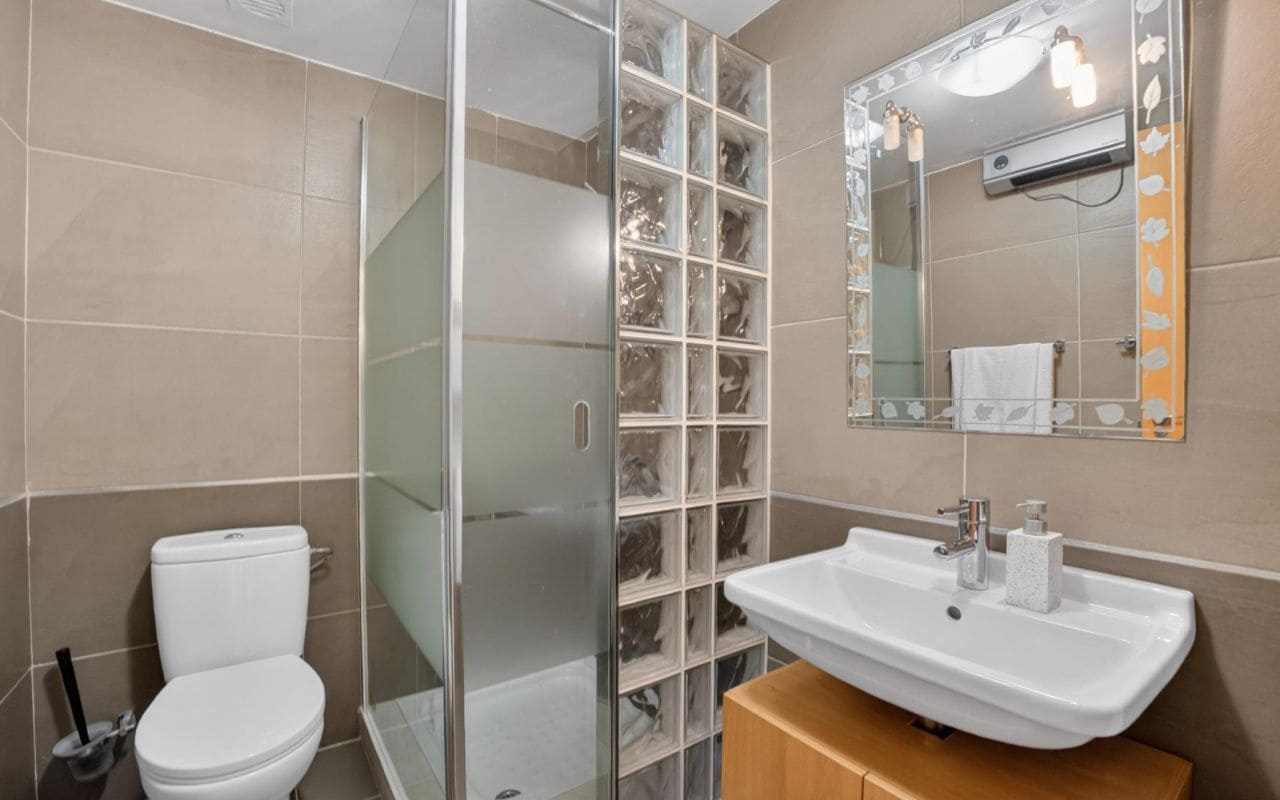 2 quarto Moradia Geminada para venda em Cabo Roig com piscina - 289 000 € (Ref: 9832901)