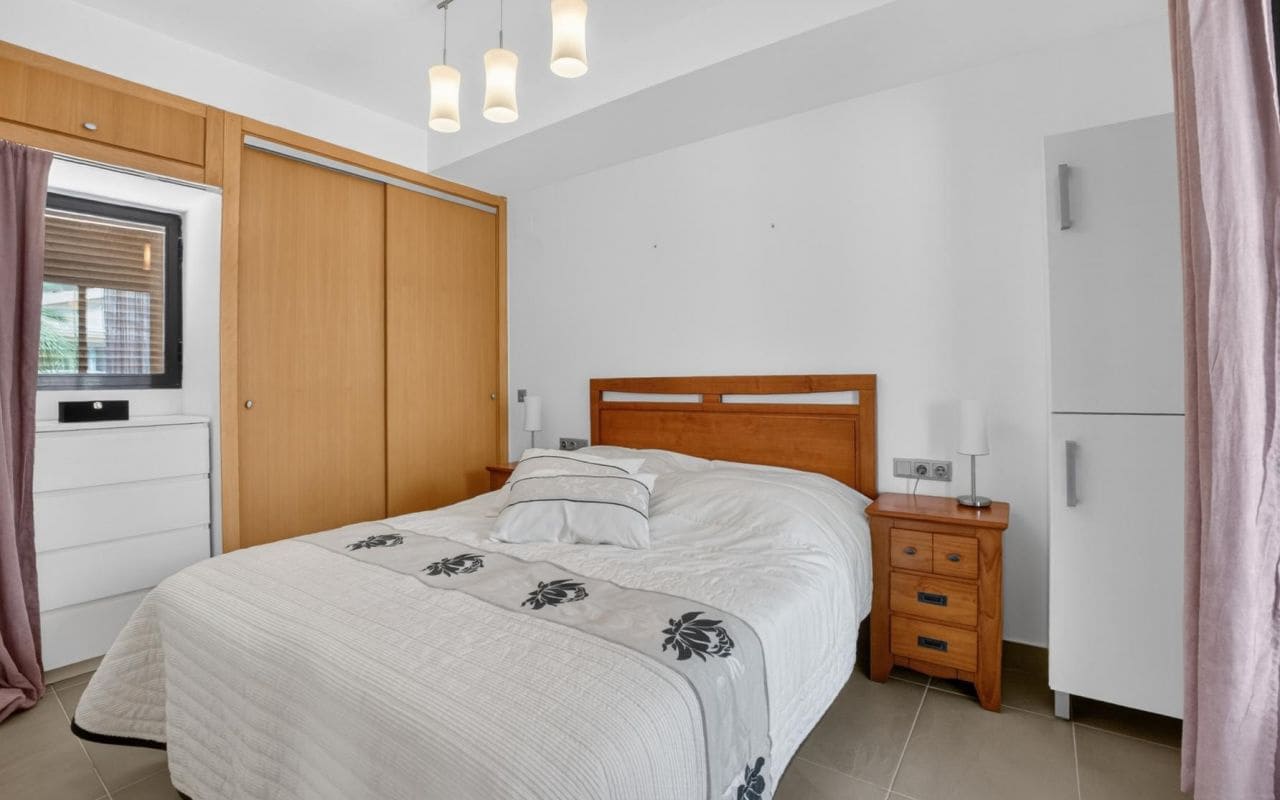 2 quarto Moradia Geminada para venda em Cabo Roig com piscina - 289 000 € (Ref: 9832901)