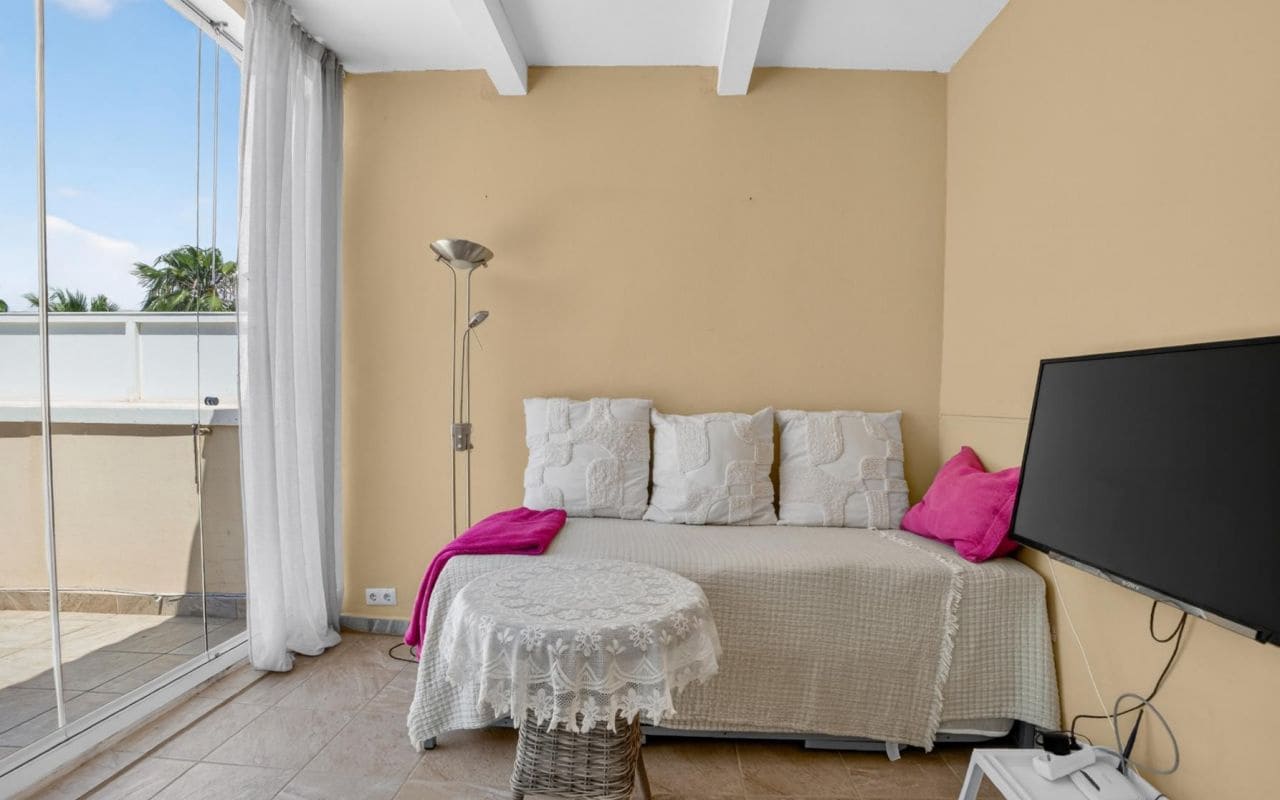 2 quarto Moradia Geminada para venda em Cabo Roig com piscina - 289 000 € (Ref: 9832901)