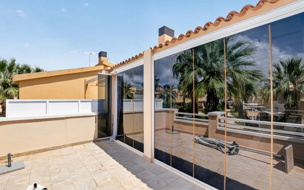 2 quarto Moradia Geminada para venda em Cabo Roig com piscina - 289 000 € (Ref: 9832901)