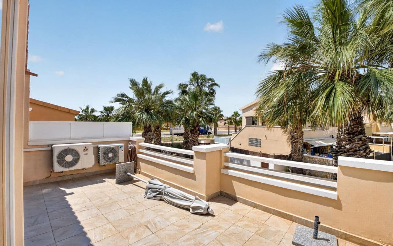 2 quarto Moradia Geminada para venda em Cabo Roig com piscina - 289 000 € (Ref: 9832901)
