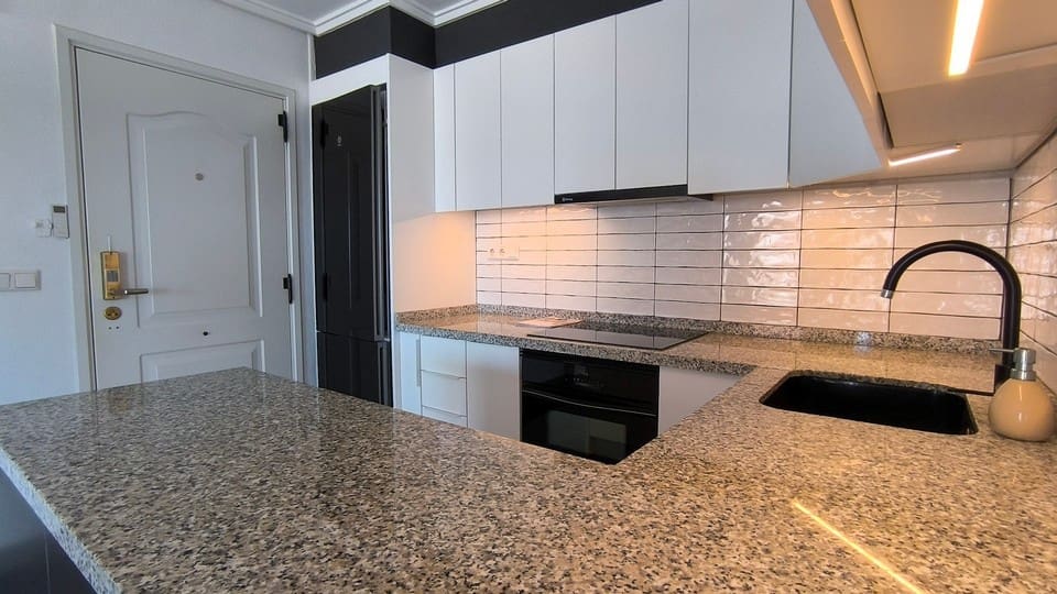 3 makuuhuone Huoneisto myytävänä paikassa Ciudad Quesada mukana uima-altaan - 205 000 € (Ref: 9838280)