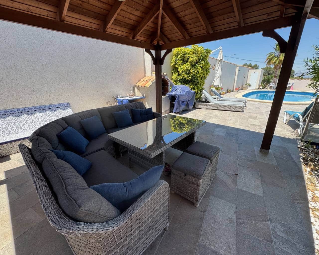 5 Zimmer Villa zu verkaufen in Algorfa mit Pool Garage - 685.000 € (Ref: 9844407)