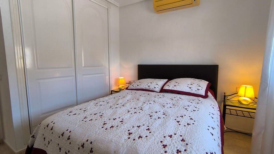 3 makuuhuone Huvila myytävänä paikassa Ciudad Quesada mukana uima-altaan - 450 000 € (Ref: 9844488)