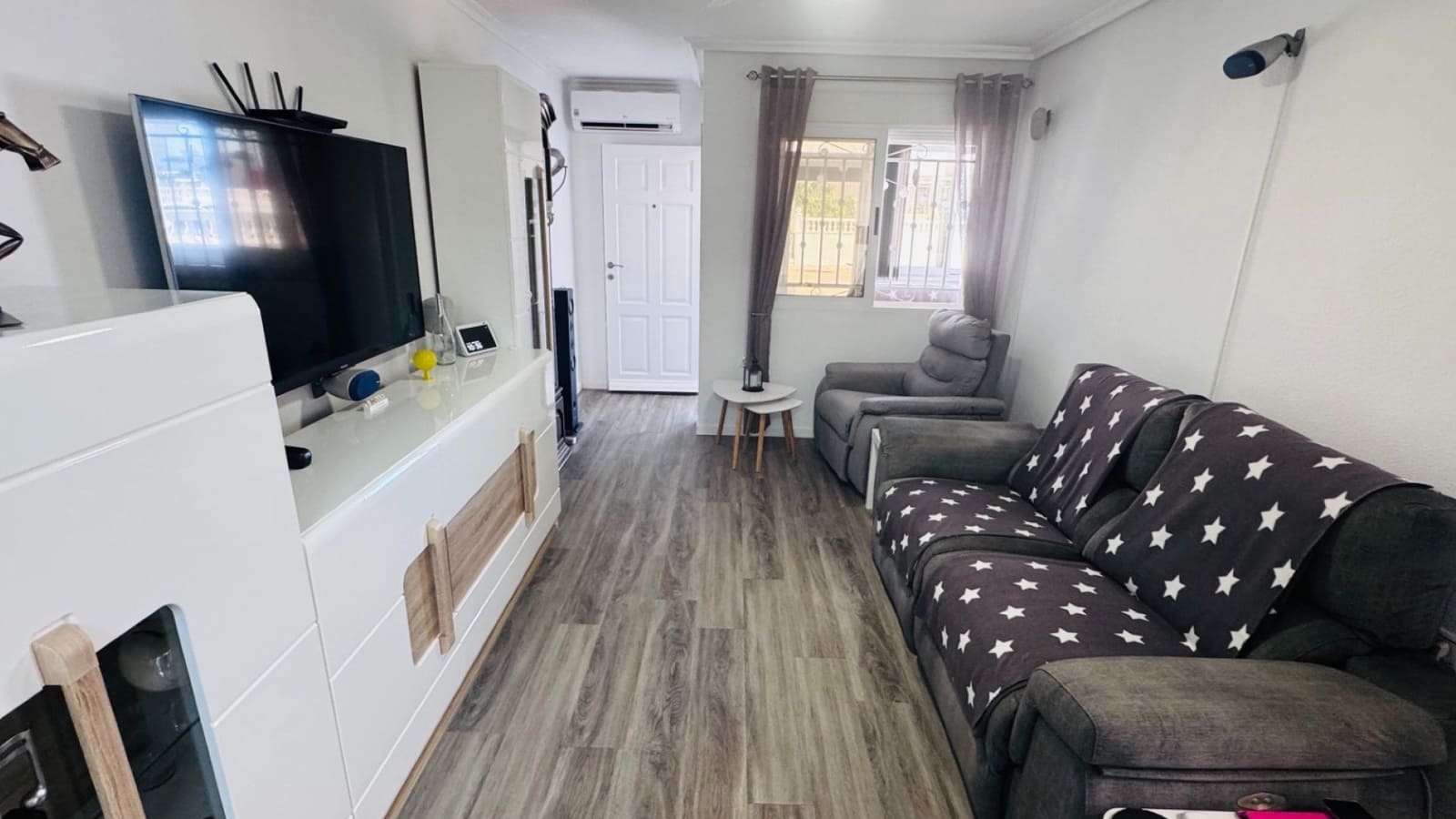 2 Zimmer Apartment zu verkaufen in Entre Naranjos mit Pool - 135.000 € (Ref: 9848227)