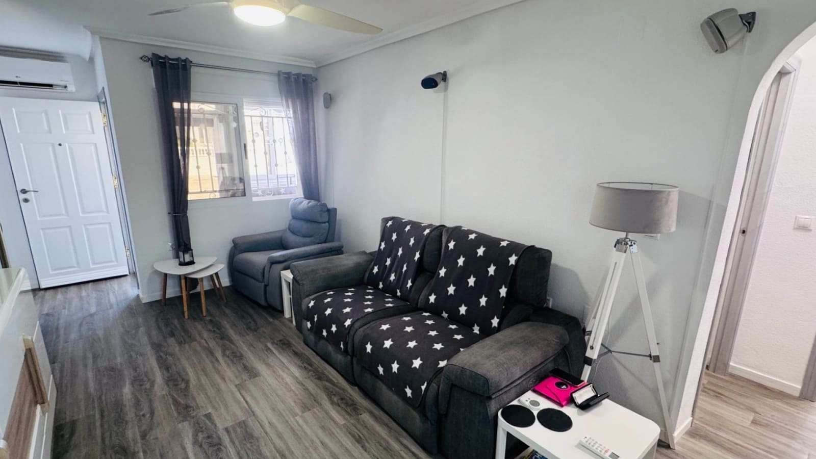 2 Zimmer Apartment zu verkaufen in Entre Naranjos mit Pool - 135.000 € (Ref: 9848227)