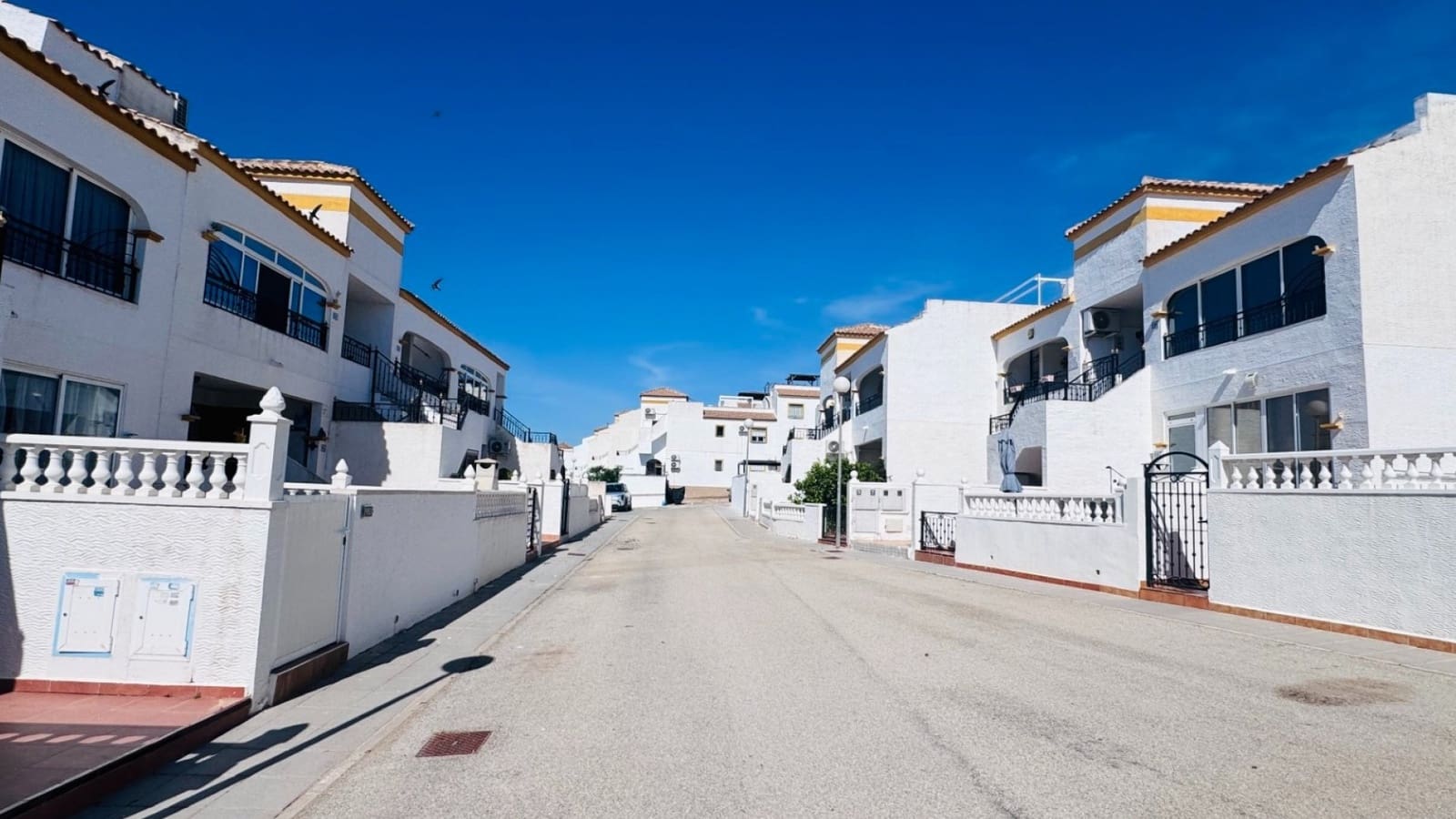 2 Zimmer Apartment zu verkaufen in Entre Naranjos mit Pool - 135.000 € (Ref: 9848227)