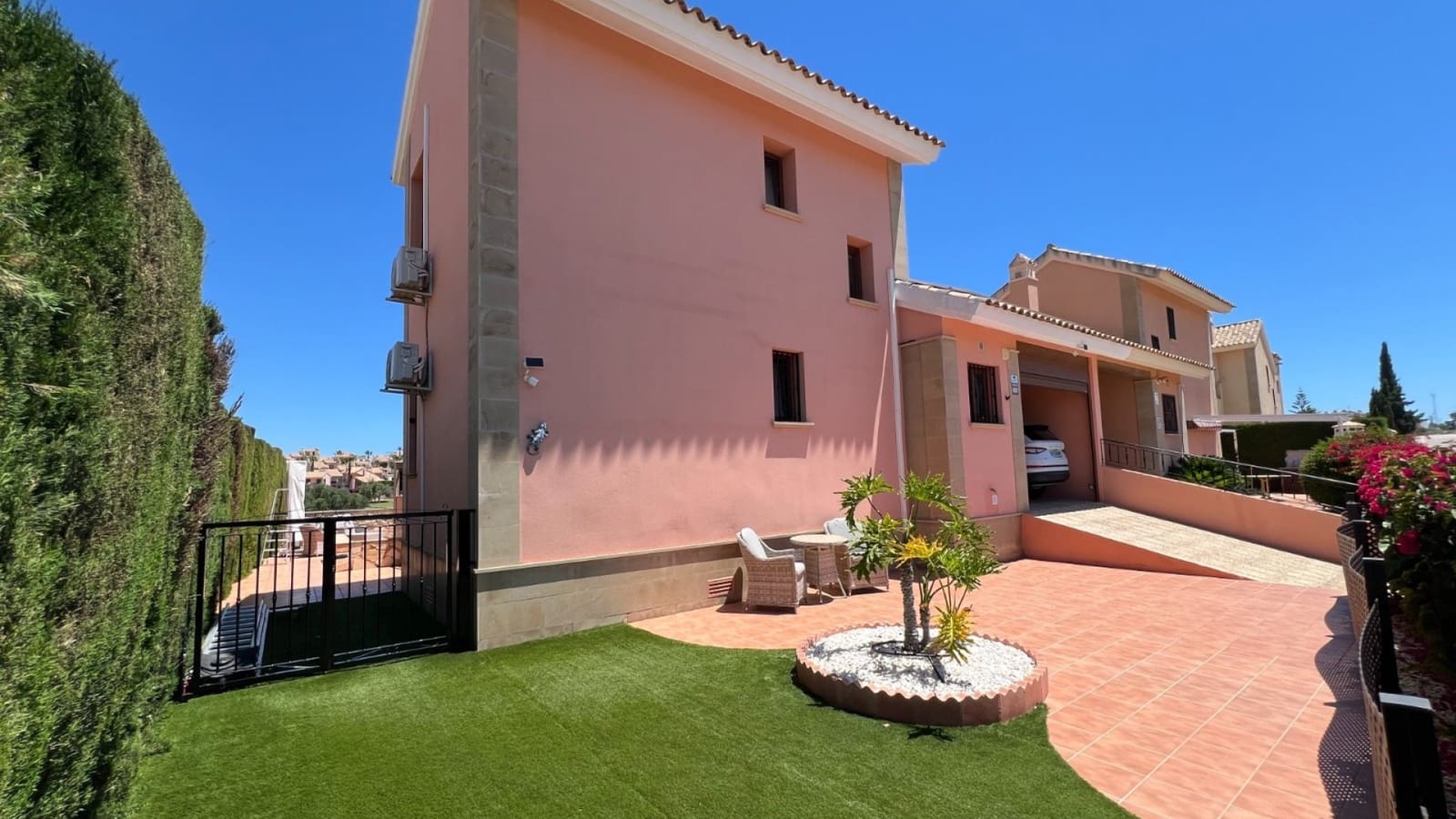 3 soverom Villa til salgs i Algorfa med svømmebasseng garasje - € 495 000 (Ref: 9865541)