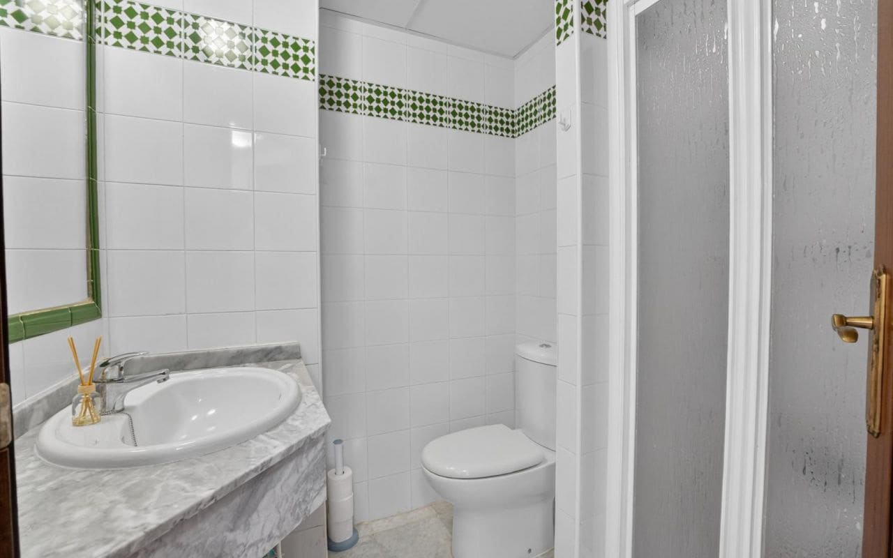 2 soverom Leilighet til salgs i Torrevieja med svømmebasseng - € 255 000 (Ref: 9865944)