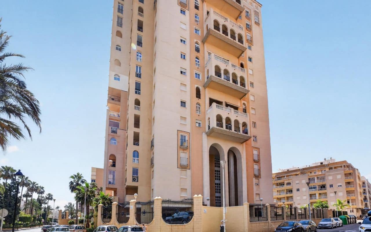 2 soverom Leilighet til salgs i Torrevieja med svømmebasseng - € 255 000 (Ref: 9865944)