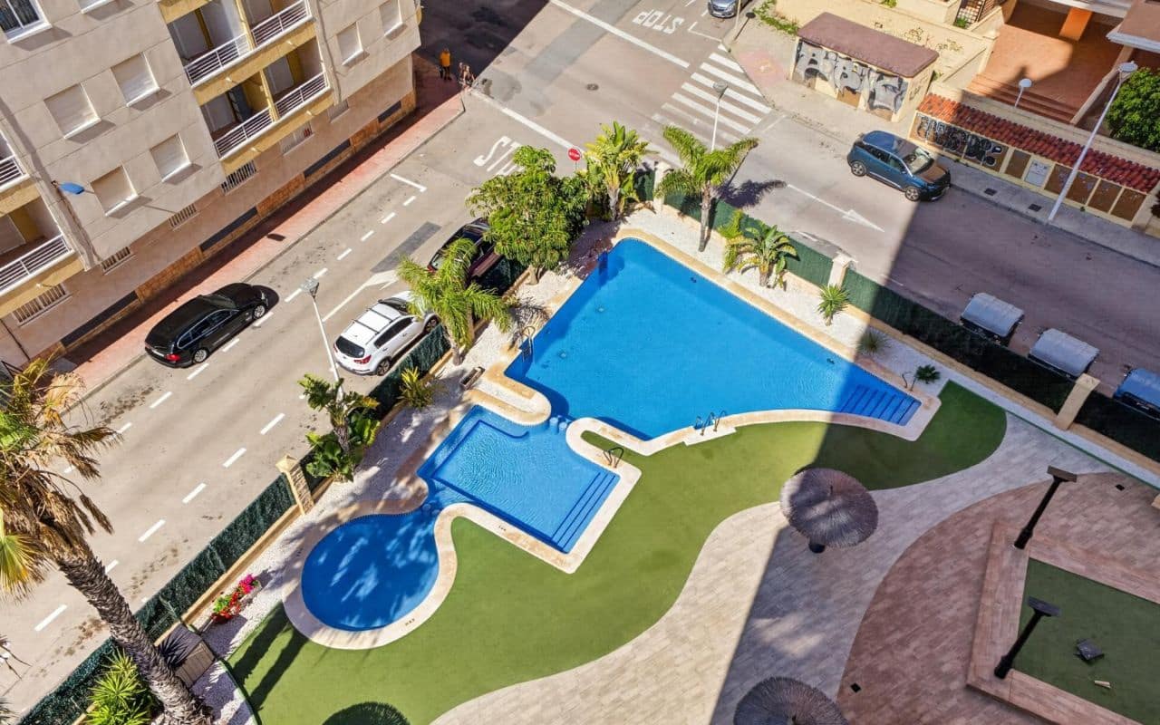 2 soverom Leilighet til salgs i Torrevieja med svømmebasseng - € 255 000 (Ref: 9865944)
