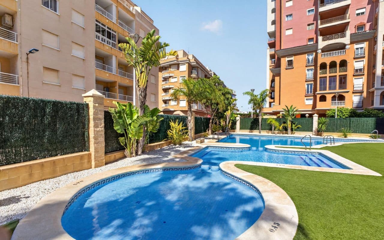 2 soverom Leilighet til salgs i Torrevieja med svømmebasseng - € 255 000 (Ref: 9865944)