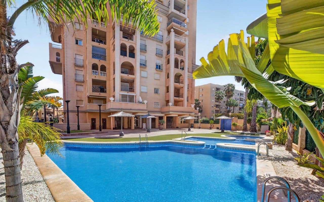 2 soverom Leilighet til salgs i Torrevieja med svømmebasseng - € 255 000 (Ref: 9865944)
