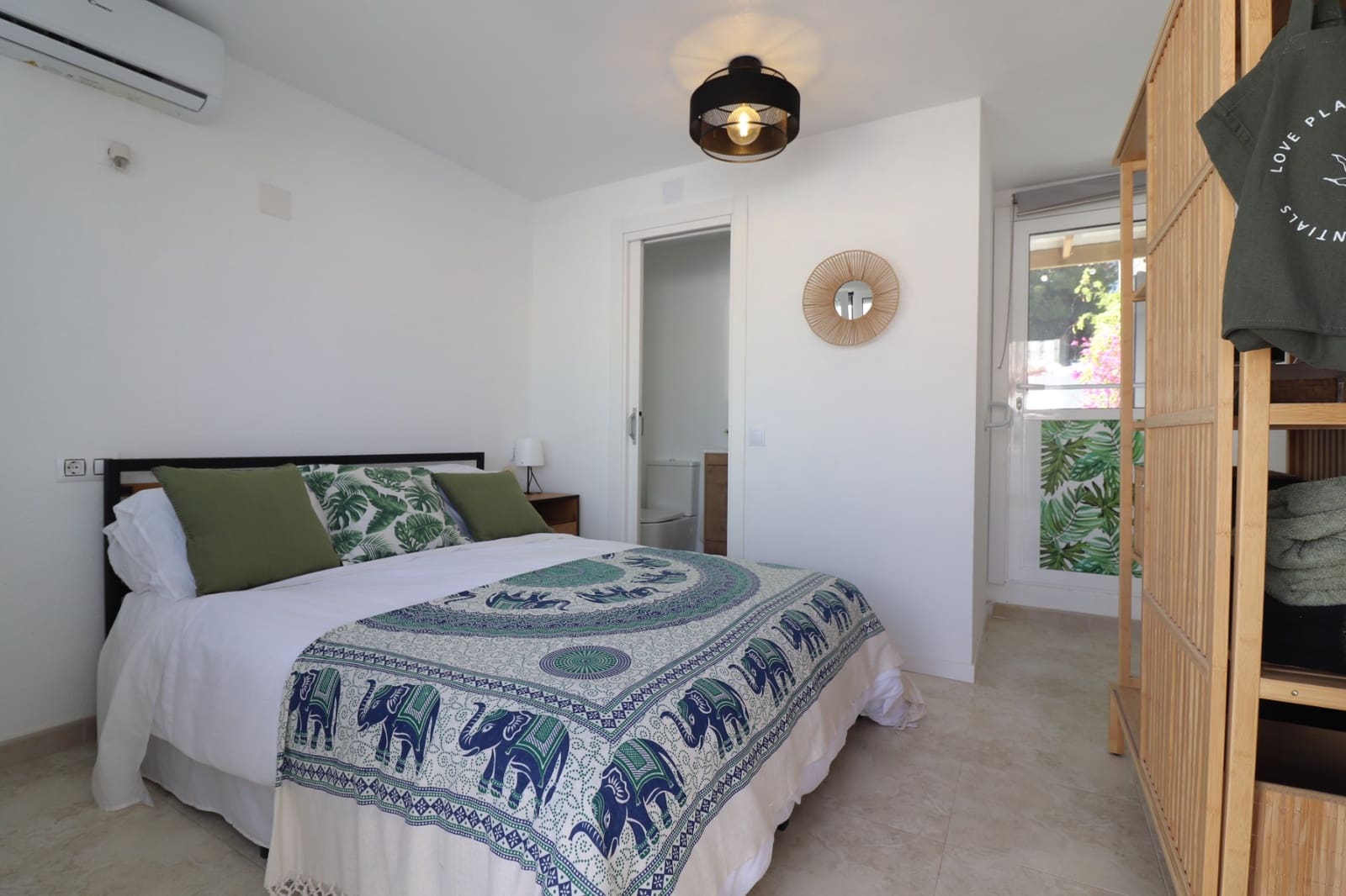 Chalet de 3 habitaciones en Ciudad Quesada en venta con piscina - 425.000 € (Ref: 9867321)