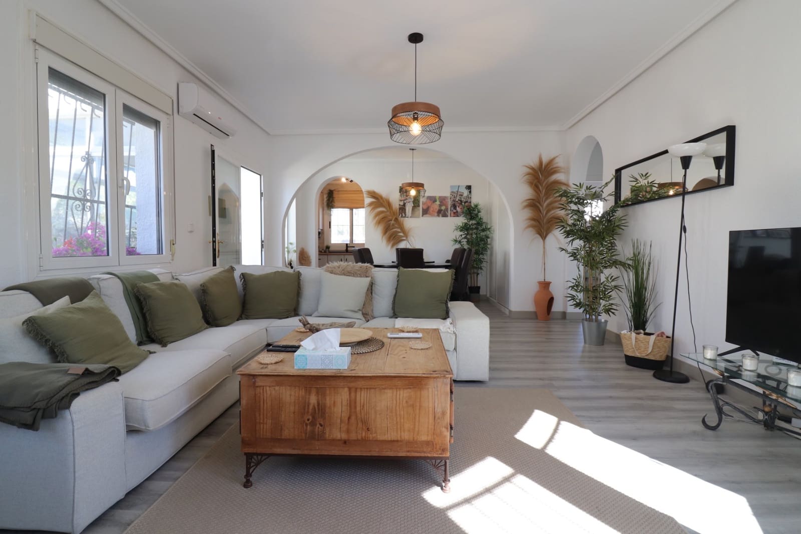 Chalet de 3 habitaciones en Ciudad Quesada en venta con piscina - 425.000 € (Ref: 9867321)