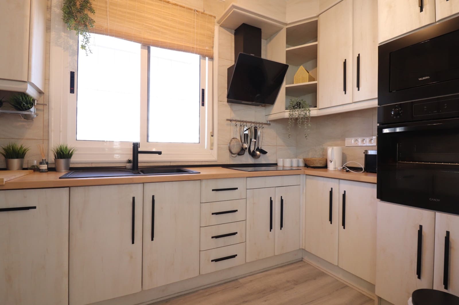 Chalet de 3 habitaciones en Ciudad Quesada en venta con piscina - 425.000 € (Ref: 9867321)