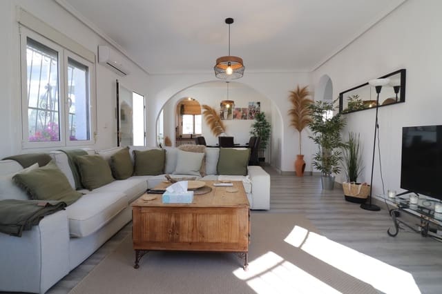 Chalet de 3 habitaciones en Ciudad Quesada, Rojales en venta con piscina - 425.000 € (Ref: 9867321)