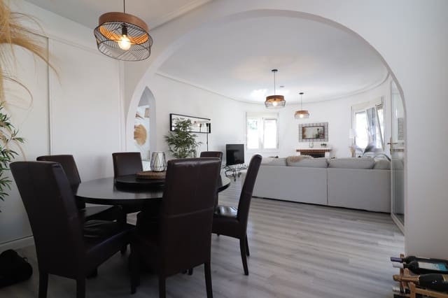 Chalet de 3 habitaciones en Ciudad Quesada, Rojales en venta con piscina - 425.000 € (Ref: 9867321)