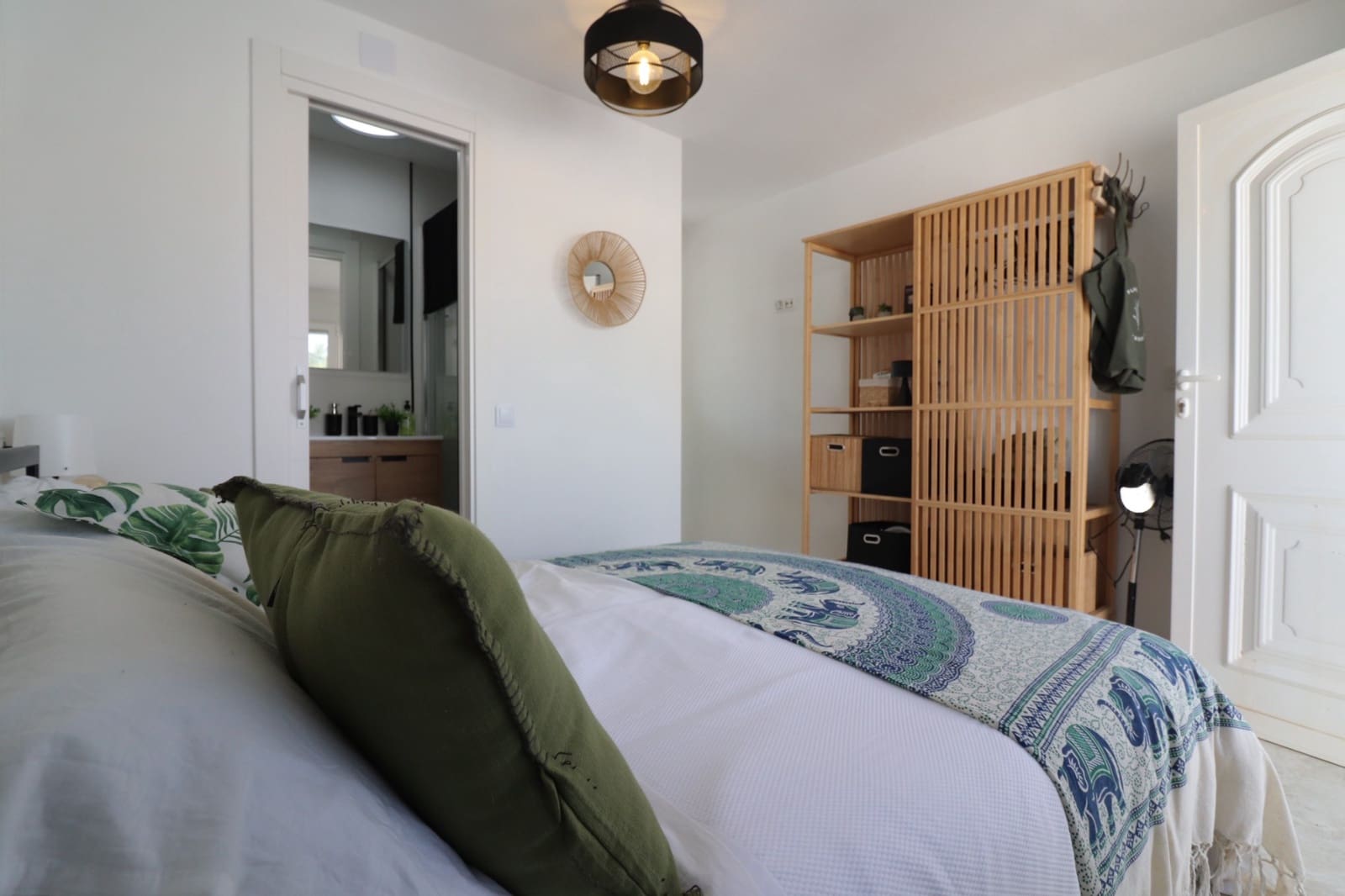 Chalet de 3 habitaciones en Ciudad Quesada en venta con piscina - 425.000 € (Ref: 9867321)