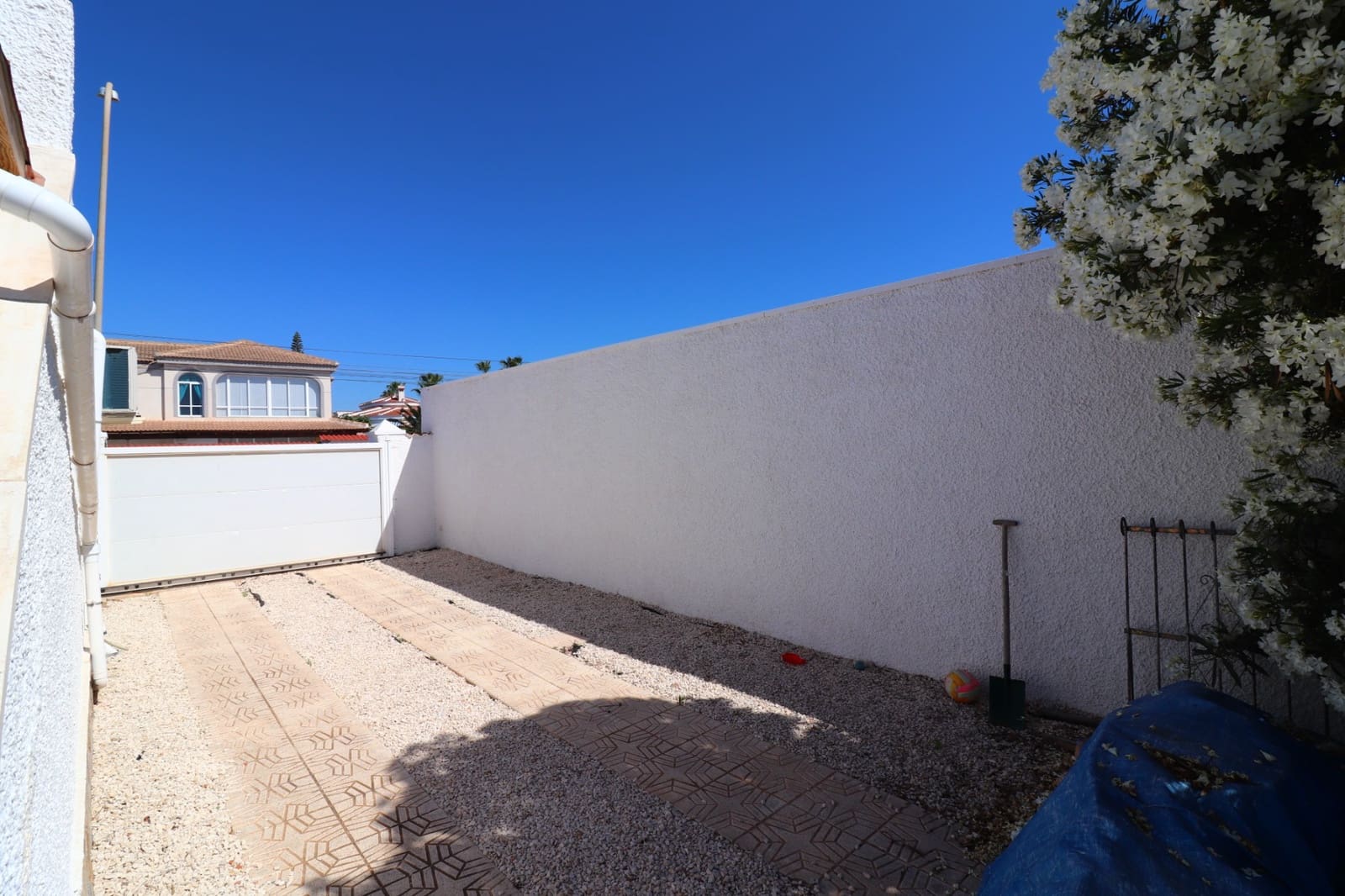 Chalet de 3 habitaciones en Ciudad Quesada en venta con piscina - 425.000 € (Ref: 9867321)