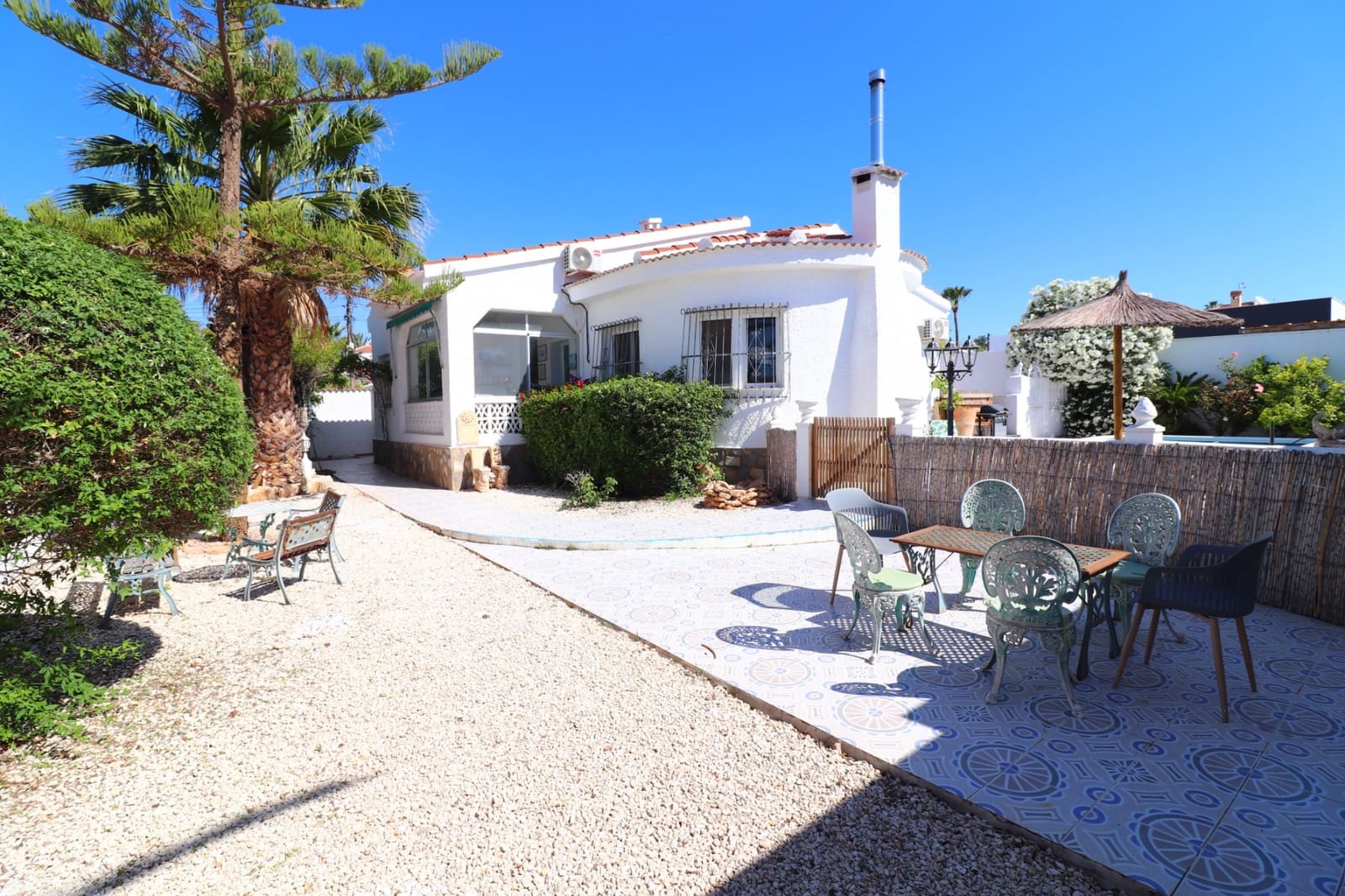 Chalet de 3 habitaciones en Ciudad Quesada en venta con piscina - 425.000 € (Ref: 9867321)