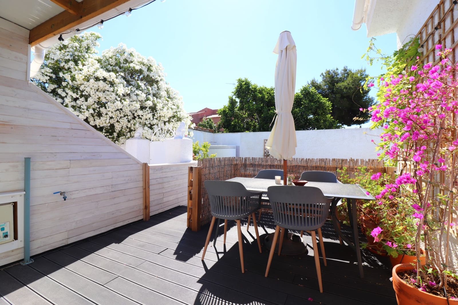 Chalet de 3 habitaciones en Ciudad Quesada en venta con piscina - 425.000 € (Ref: 9867321)
