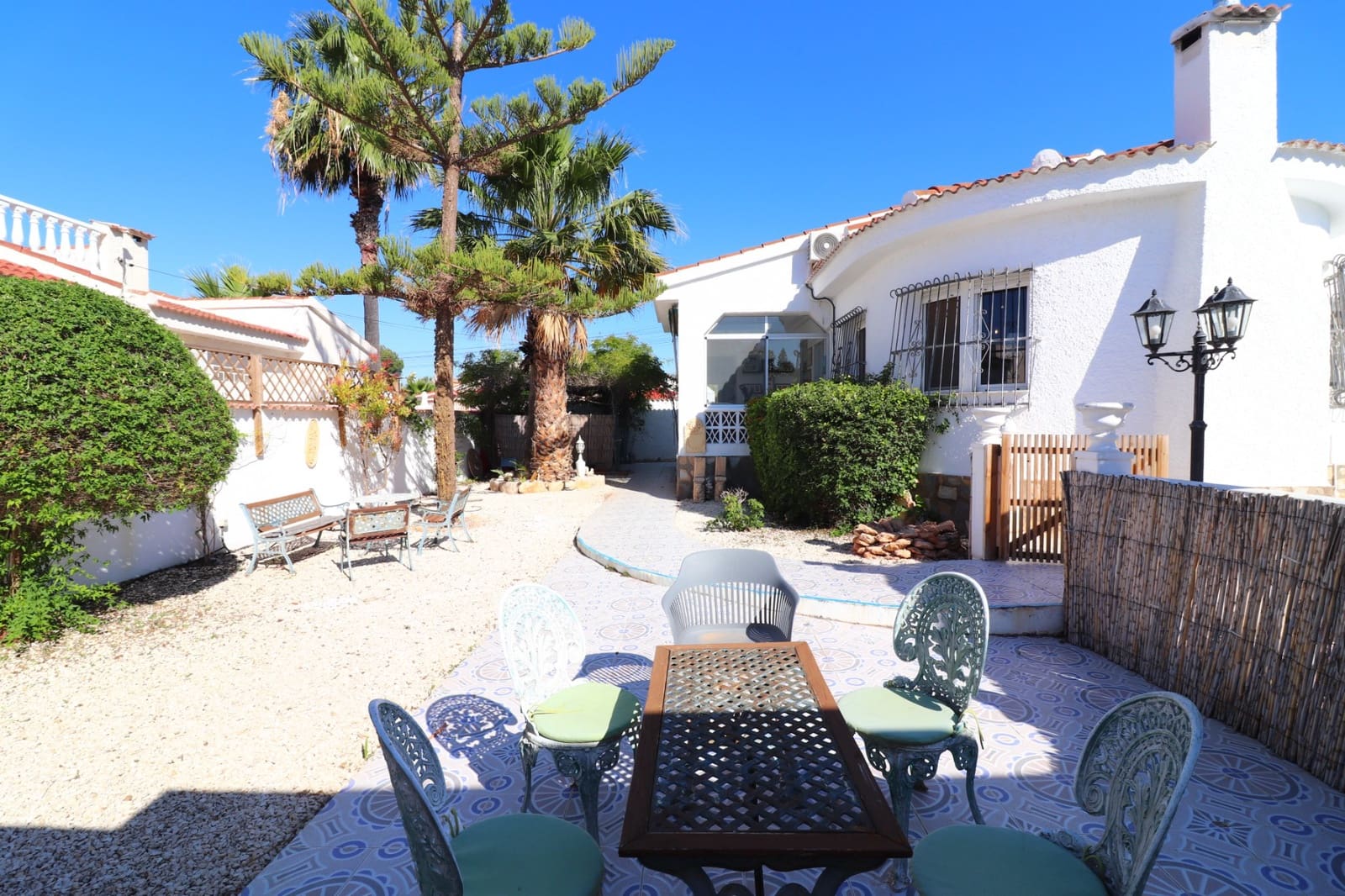 Chalet de 3 habitaciones en Ciudad Quesada en venta con piscina - 425.000 € (Ref: 9867321)