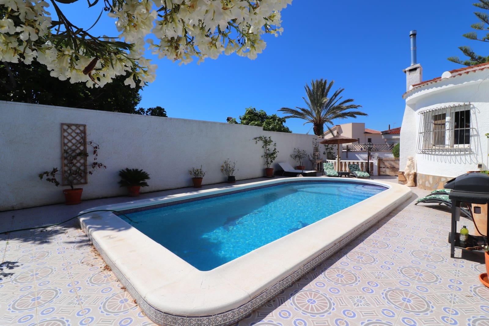 Chalet de 3 habitaciones en Ciudad Quesada en venta con piscina - 425.000 € (Ref: 9867321)