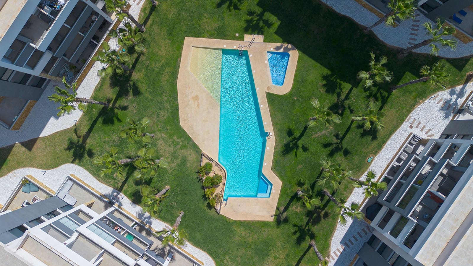 2 bedroom Apartment for sale in Punta Prima with pool - € 269,000 (Ref: 9867471)