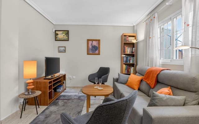 2 soveværelse Byhus til salg i Playa Flamenca, Orihuela med swimmingpool - € 309.000 (Ref: 9872541)