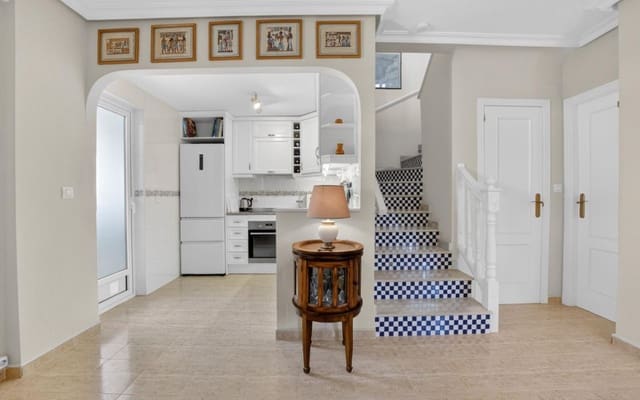 2 soveværelse Byhus til salg i Playa Flamenca, Orihuela med swimmingpool - € 309.000 (Ref: 9872541)
