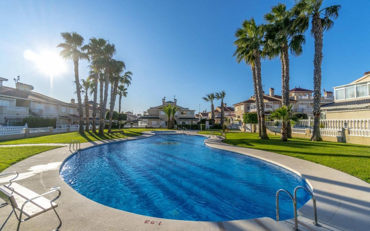 2 soverom Hus til salgs i Playa Flamenca med svømmebasseng - € 309 000 (Ref: 9872541)