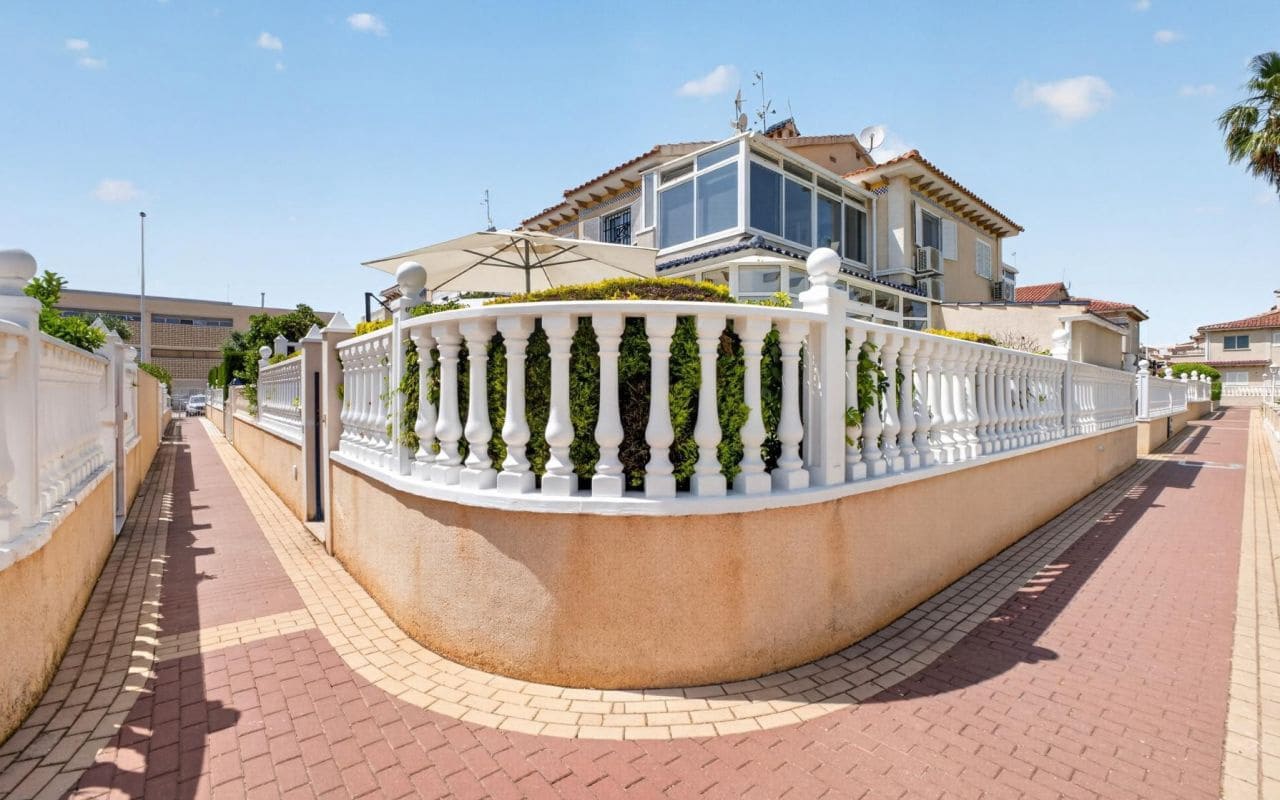 2 soverom Hus til salgs i Playa Flamenca med svømmebasseng - € 309 000 (Ref: 9872541)