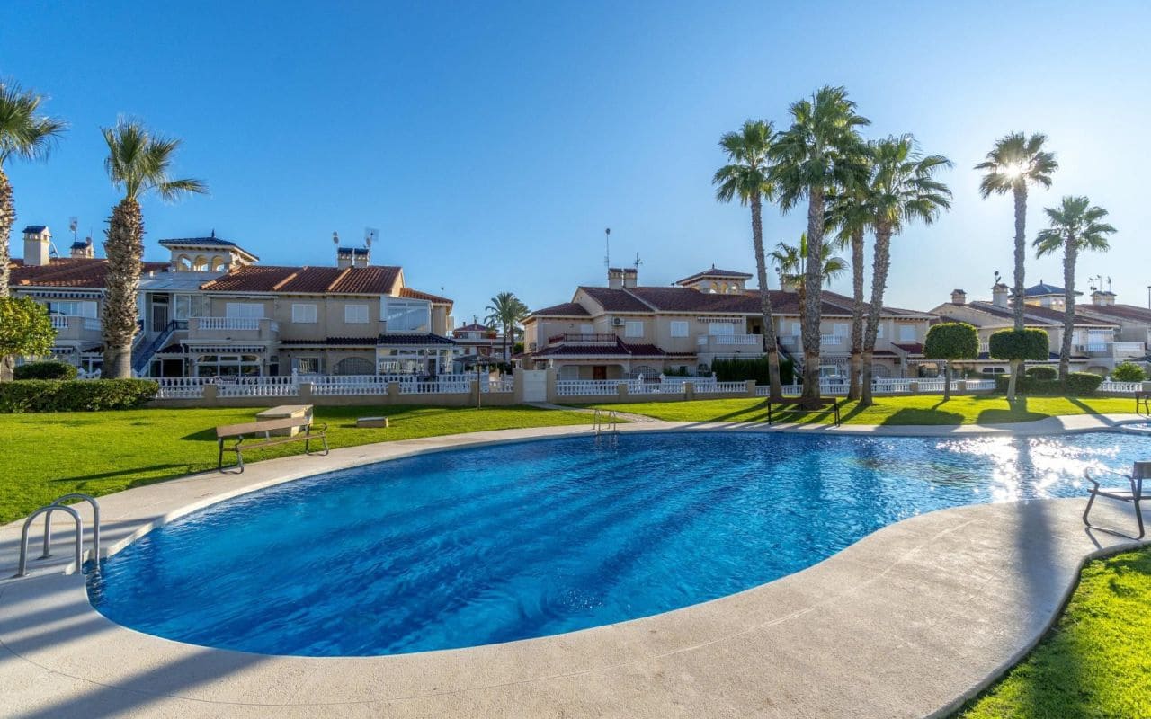 2 soverom Hus til salgs i Playa Flamenca med svømmebasseng - € 309 000 (Ref: 9872541)