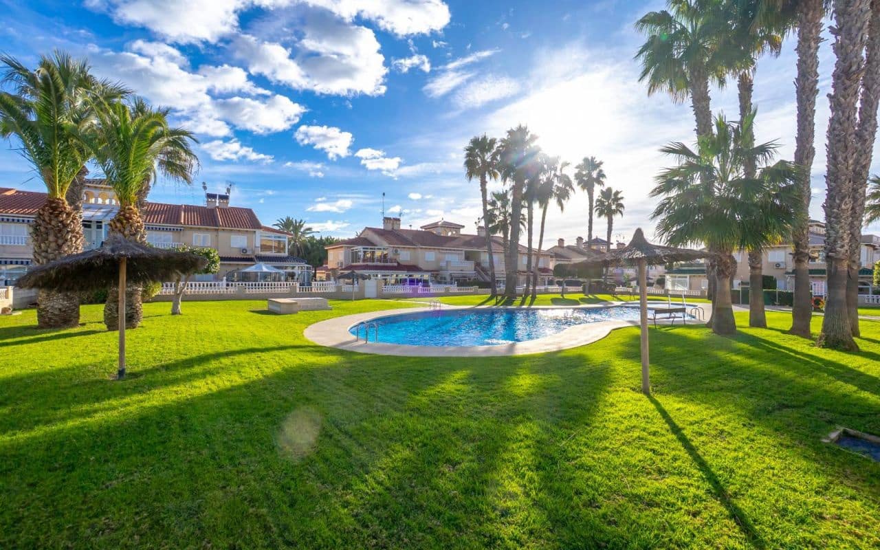 2 soverom Hus til salgs i Playa Flamenca med svømmebasseng - € 309 000 (Ref: 9872541)