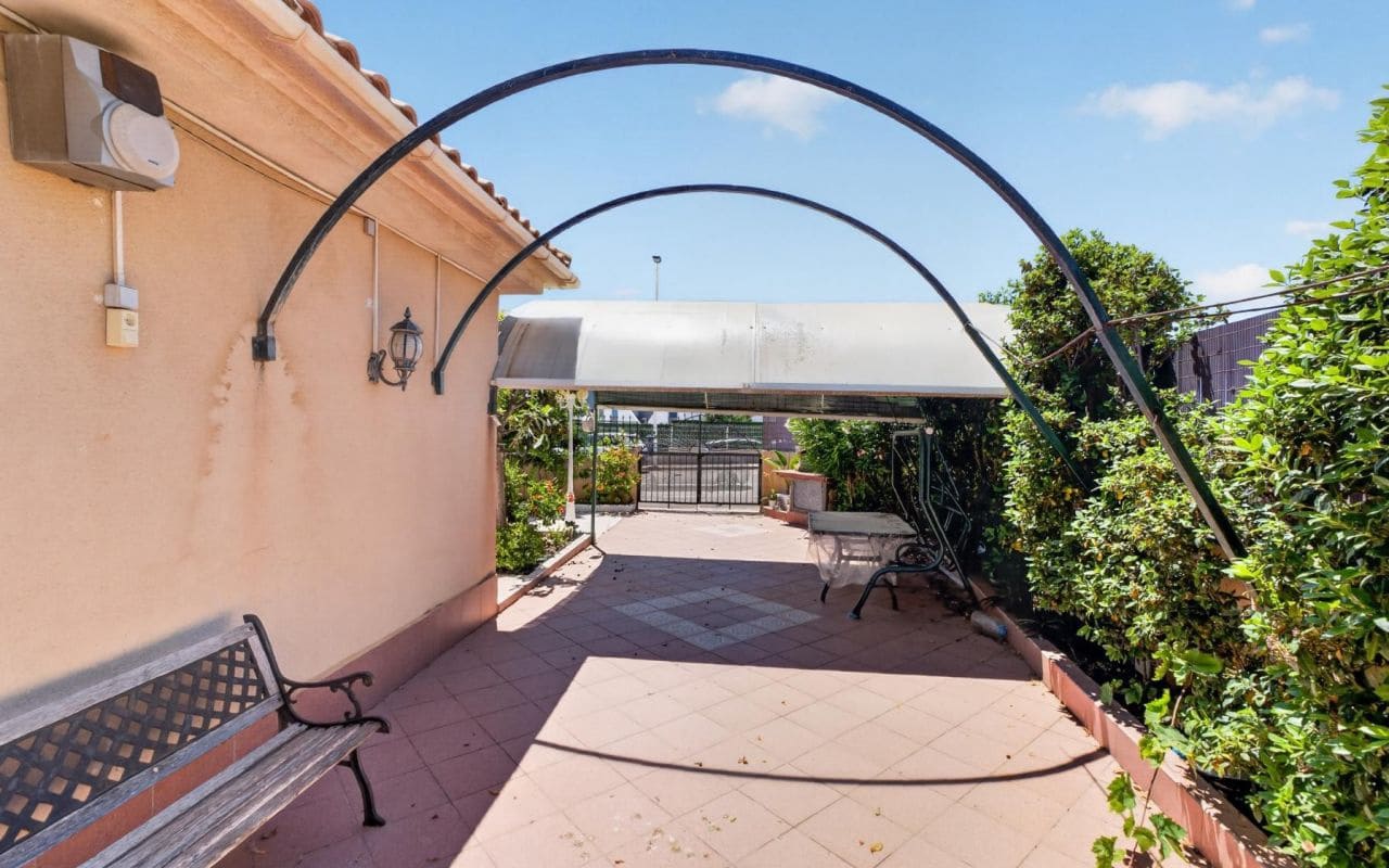 3 sovrum Radhus till salu i Orihuela Costa med pool - 270 000 € (Ref: 9874392)